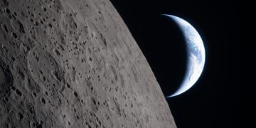 Microbii umani ar putea supraviețui la Polul Sud lunar
