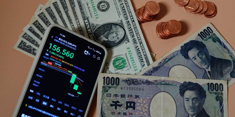 SUA și Japonia sprijină împreună yenul japonez